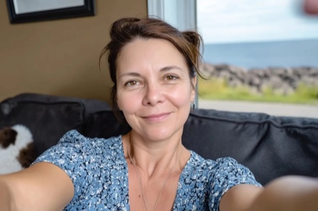 From left to right: two AI author photos from simplygrandmarecipes[.]com, a selfie on a couch by the sea and a close up portrait in a cardigan.